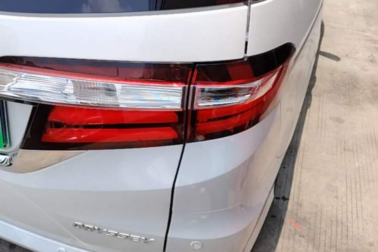 Used Honda Odyssey 2018 2.4L Smart Edition Right Rear Taillight