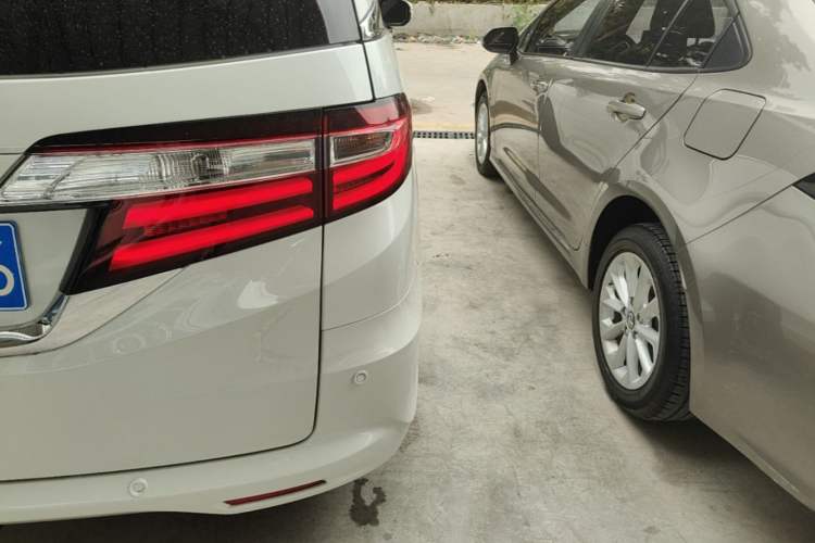 Used Honda Odyssey 2018 2.4L Prestige Edition Right Rear Taillight