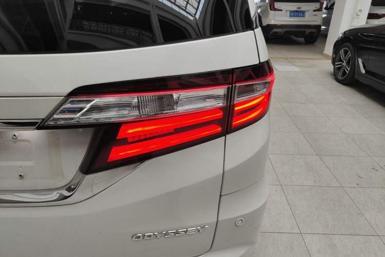 Used Honda Odyssey 2018 2.4L Prestige Edition Right Rear Taillight