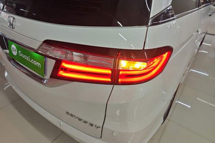 Used Honda Odyssey 2018 2.4L Luxury Edition Right Rear Taillight