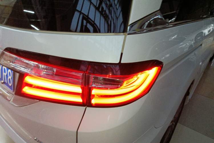 Used Honda Odyssey 2018 2.4L Luxury Edition Right Rear Taillight