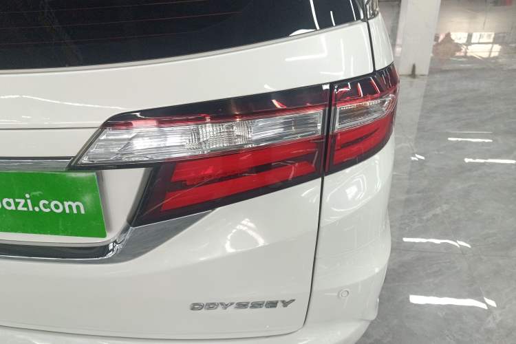 Used Honda Odyssey 2018 2.4L Luxury Edition Right Rear Taillight