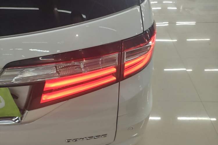 Used Honda Odyssey 2018 2.4L Smart Edition Right Rear Taillight