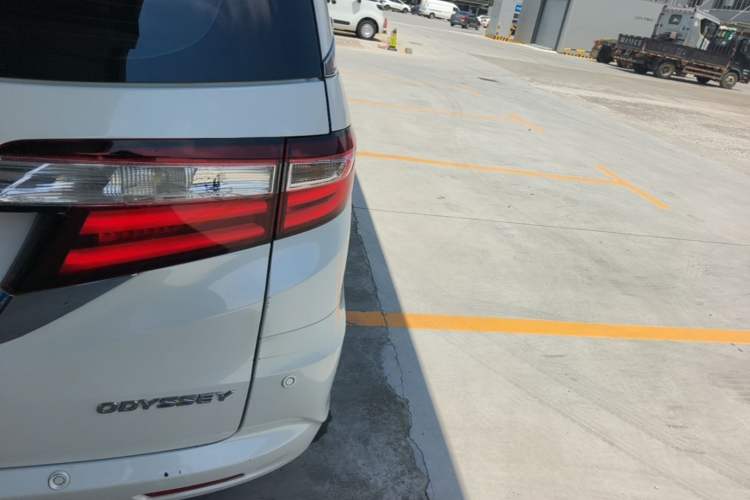 Used Honda Odyssey 2018 2.4L Luxury Edition Right Rear Taillight