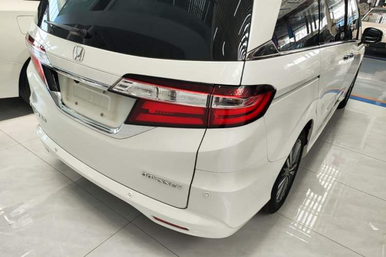 Used Honda Odyssey 2018 2.4L Smart Edition Right Rear Taillight