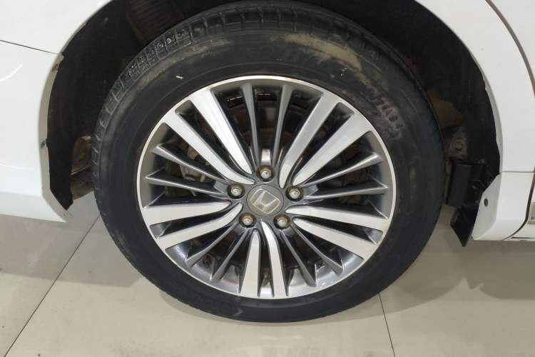 Used Honda Odyssey 2018 2.4L Luxury Edition Right Rear Wheel Hub