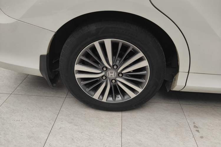 Used Honda Odyssey 2018 2.4L Prestige Edition Right Rear Wheel Hub