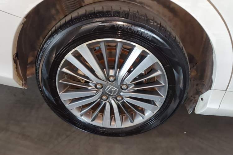 Used Honda Odyssey 2018 2.4L Luxury Edition Right Rear Wheel Hub