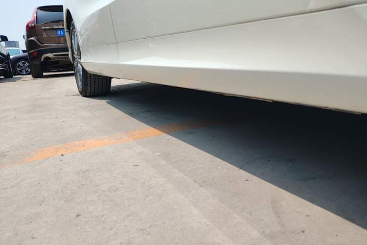 Used Honda Odyssey 2018 2.4L Luxury Edition Right Side Sill