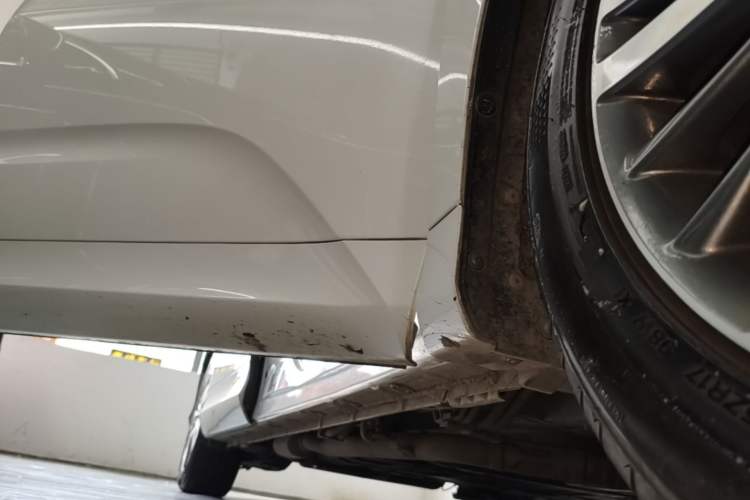 Used Honda Odyssey 2018 2.4L Smart Edition Right Side Sill