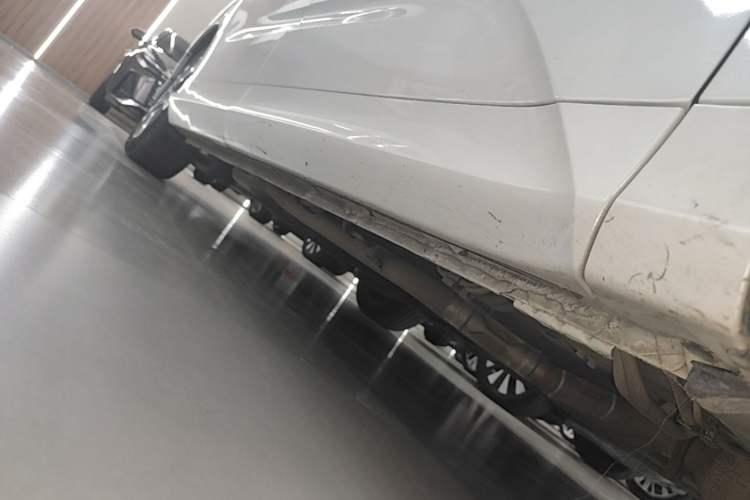Used Honda Odyssey 2018 2.4L Smart Edition Right Side Sill