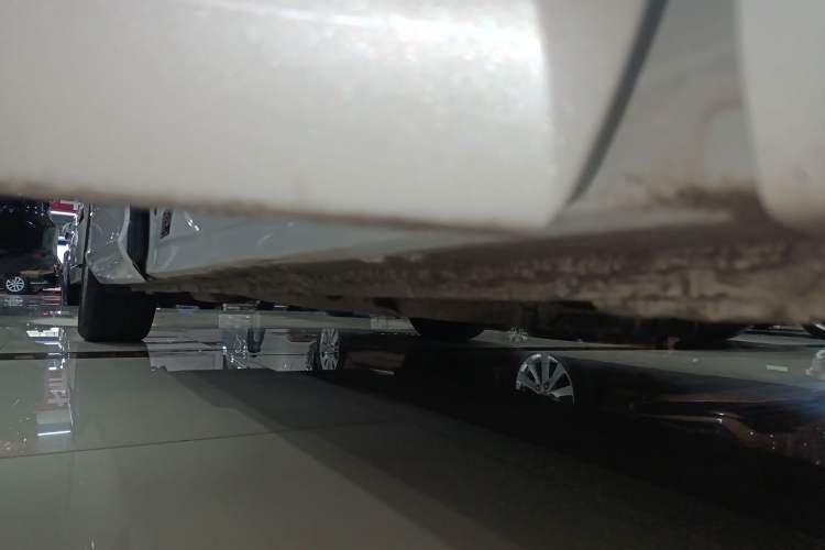 Used Honda Odyssey 2018 2.4L Supreme Edition Right Side Sill