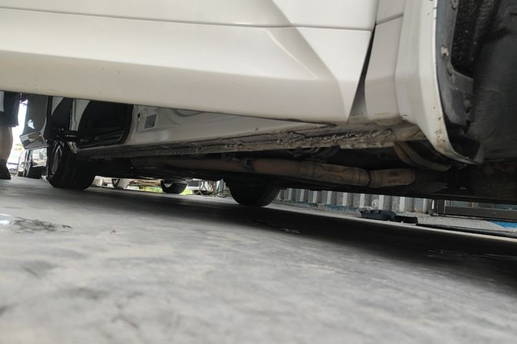 Used Honda Odyssey 2018 2.4L Luxury Edition Right Side Sill