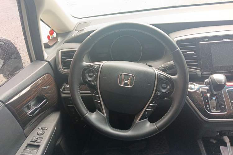Used Honda Odyssey 2018 2.4L Supreme Edition Steering Wheel