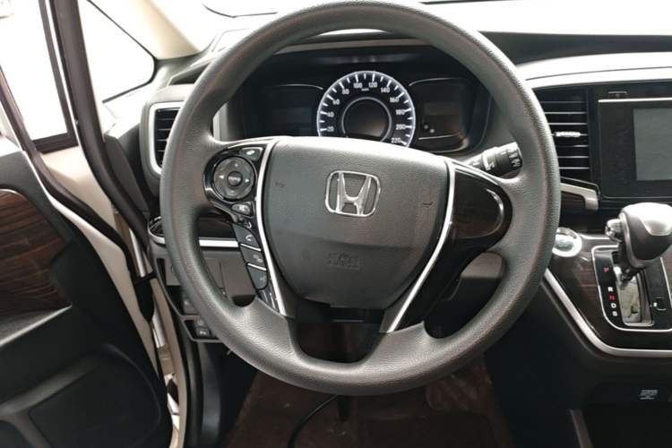 Used Honda Odyssey 2018 2.4L Luxury Edition Steering Wheel