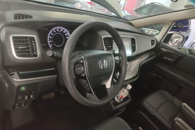Used Honda Odyssey 2018 2.4L Luxury Edition Steering Wheel