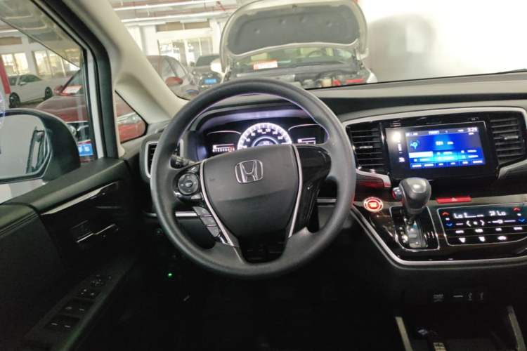 Used Honda Odyssey 2018 2.4L Luxury Edition Steering Wheel