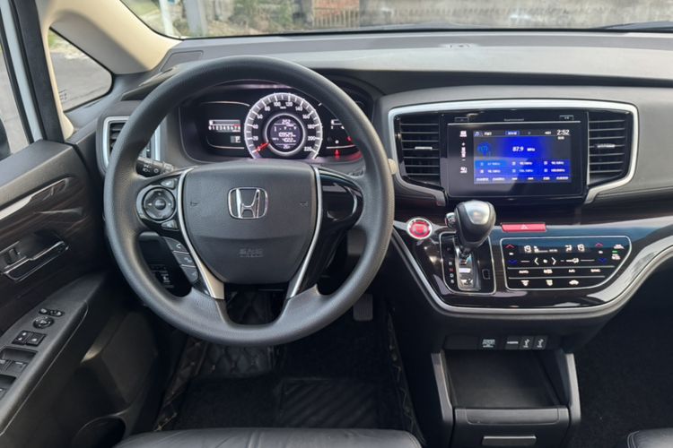 Used Honda Odyssey 2018 2.4L Luxury Edition Steering Wheel