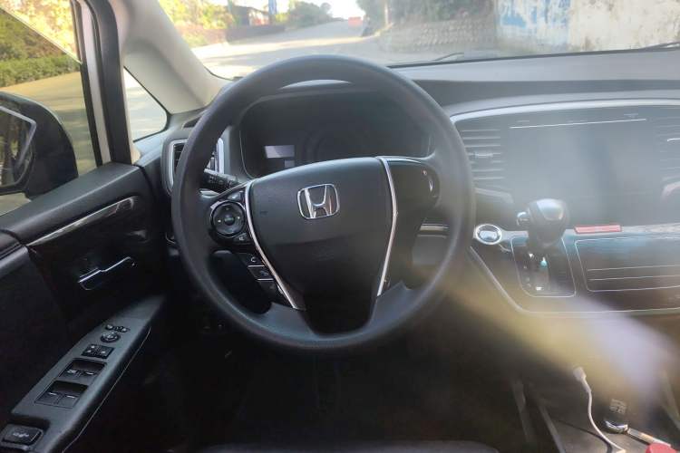Used Honda Odyssey 2018 2.4L Luxury Edition Steering Wheel