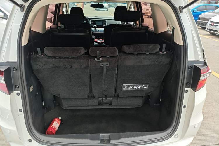 Used Honda Odyssey 2018 2.4L Comfort Version Trunk