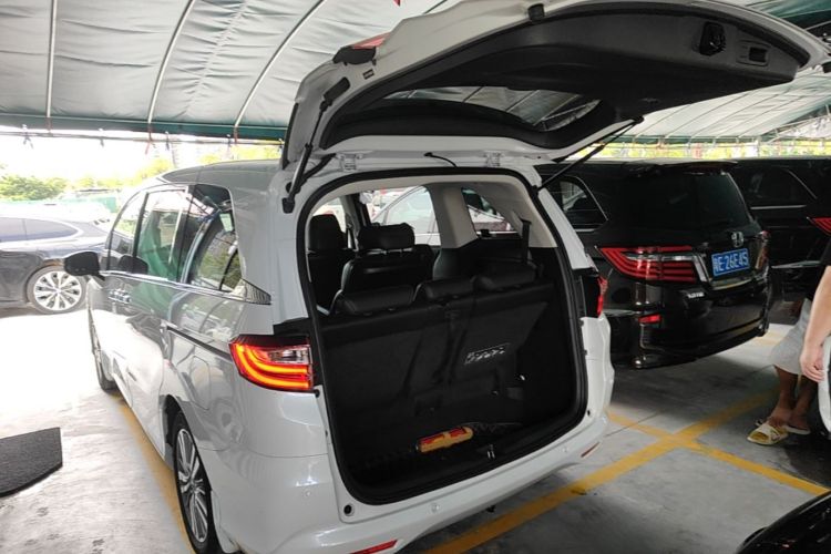 Used Honda Odyssey 2018 2.4L Luxury Edition Trunk