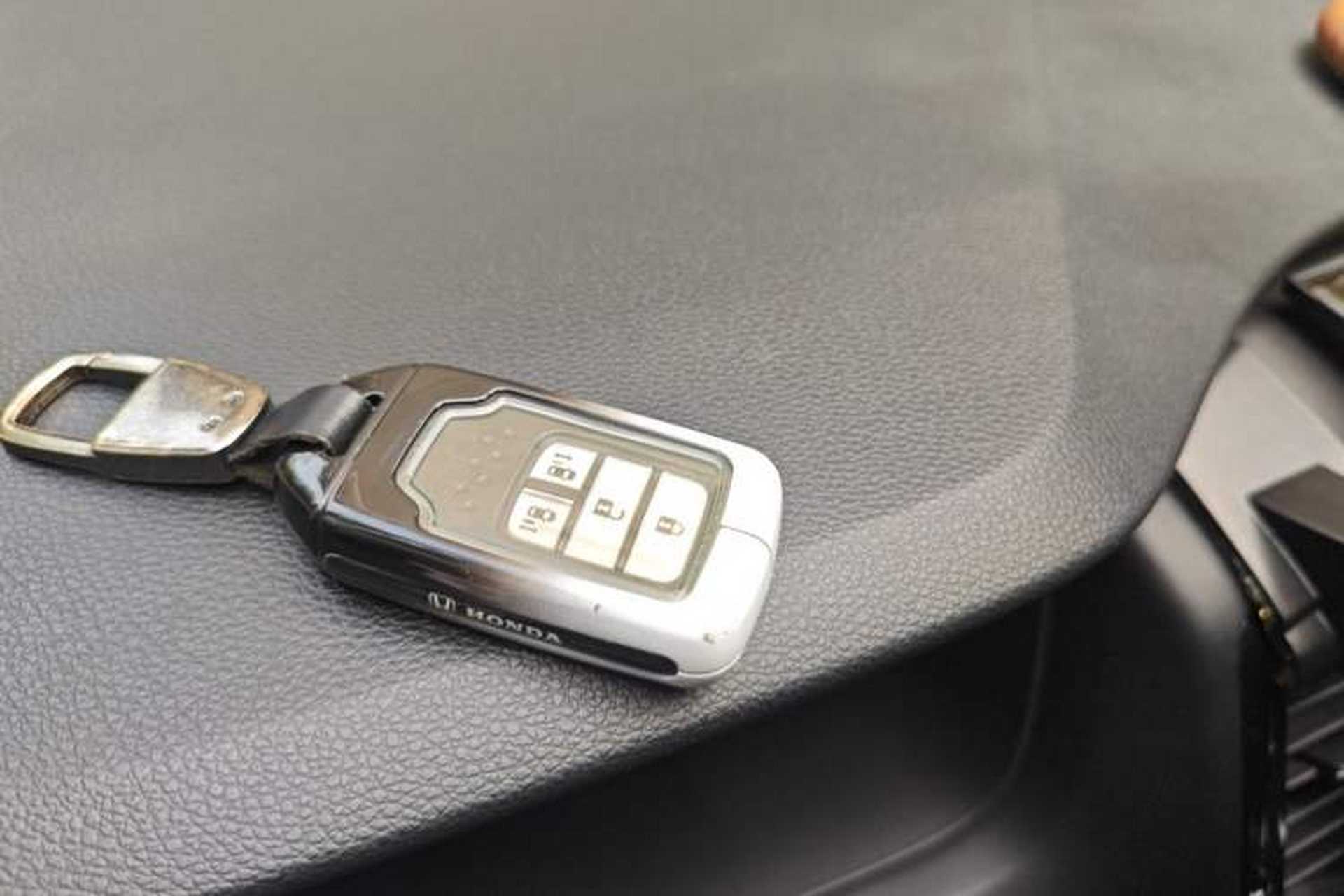 Used Honda Odyssey 2018 2.4L Luxury Edition Vehicle Key