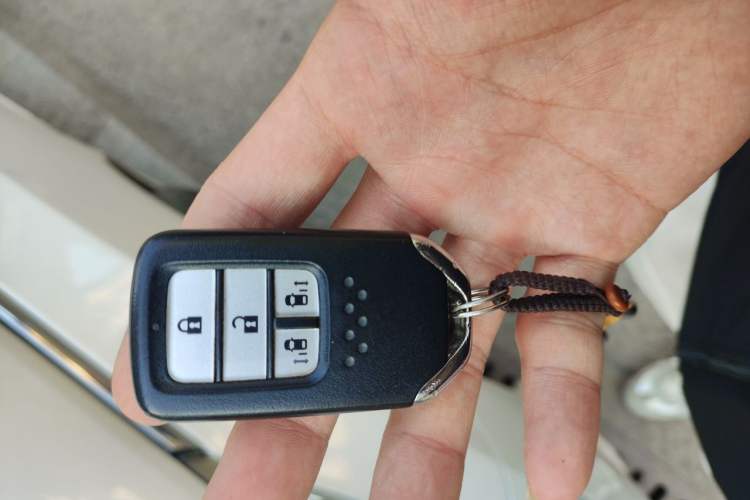Used Honda Odyssey 2018 2.4L Luxury Edition Vehicle Key