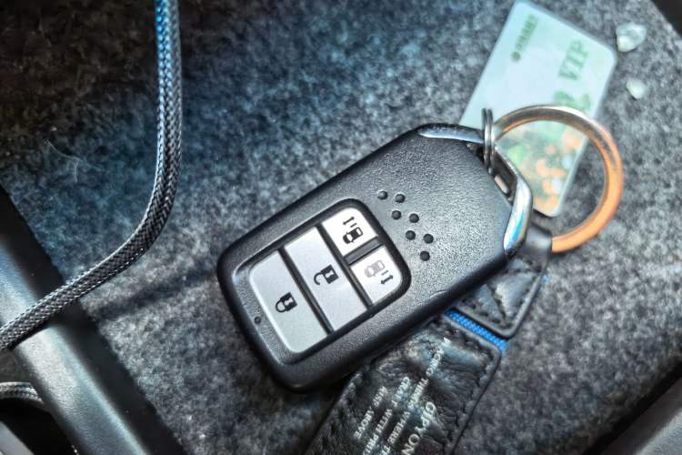 Used Honda Odyssey 2018 2.4L Luxury Edition Vehicle Key