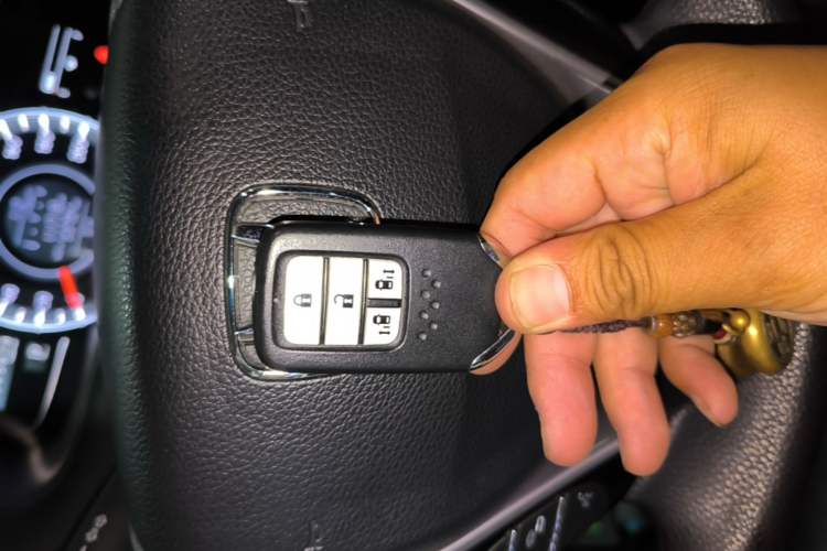 Used Honda Odyssey 2018 2.4L Luxury Edition Vehicle Key