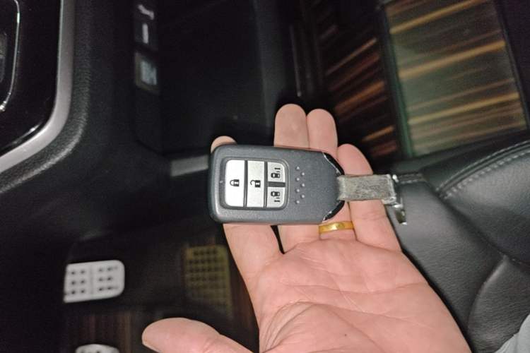 Used Honda Odyssey 2018 2.4L Luxury Edition Vehicle Key