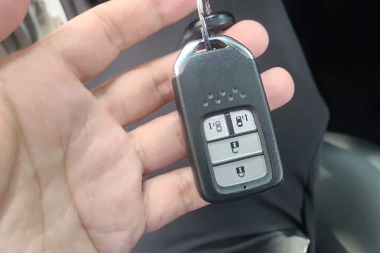 Used Honda Odyssey 2018 2.4L Luxury Edition Vehicle Key