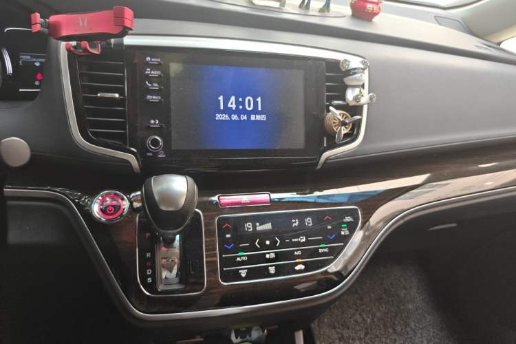 Used Honda Odyssey 2019 2.0L Rui-Zunxiang Edition Audio And AC Panel