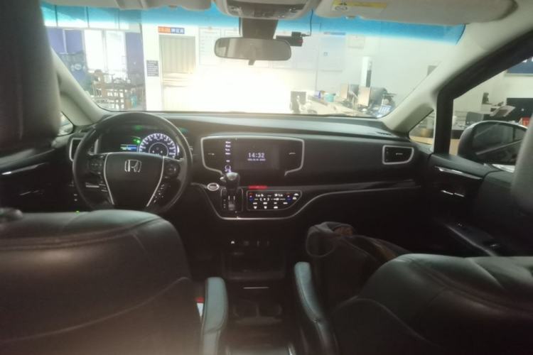 Used Honda Odyssey 2019 2.0L Rui-Zunxiang Edition Center Console