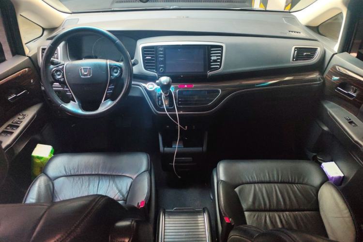 Used Honda Odyssey 2019 2.0L Rui-Zunxiang Edition Center Console