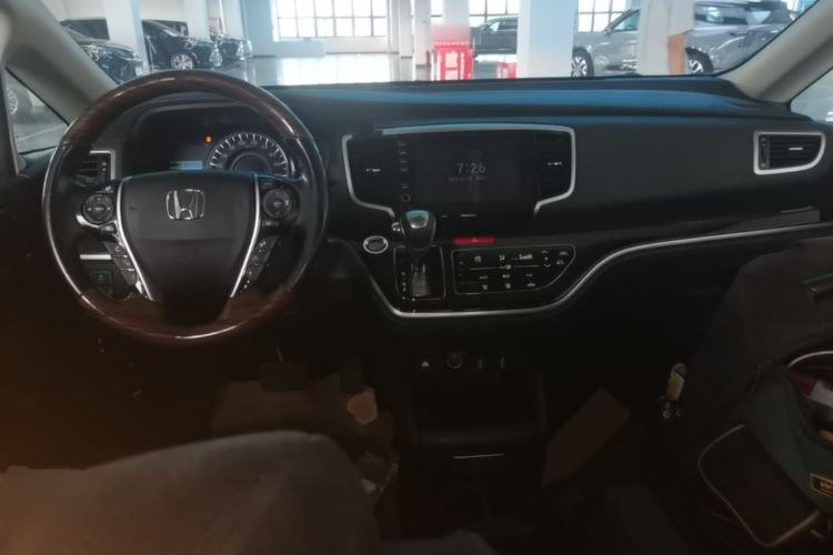 Used Honda Odyssey 2019 2.0L Rui-Changxiang Edition Center Console