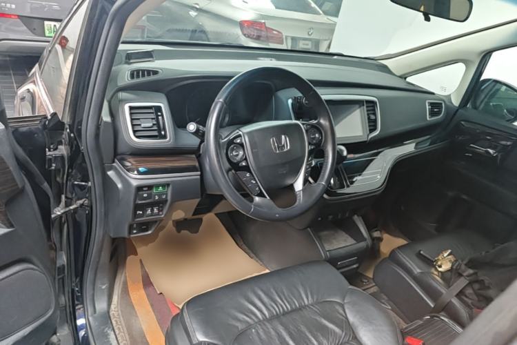 Used Honda Odyssey 2019 2.0L Rui-Zunxiang Edition Center Console