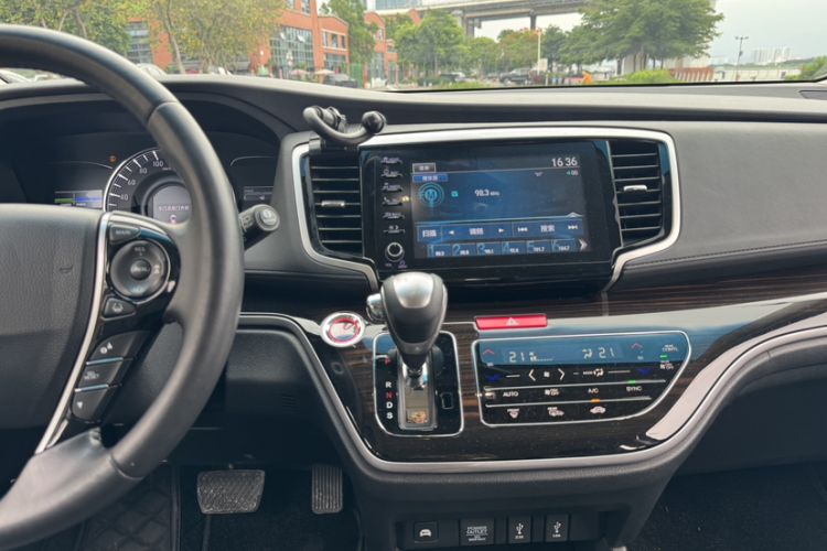 Used Honda Odyssey 2019 2.0L Rui·Zhi Zhen Edition Interior 3