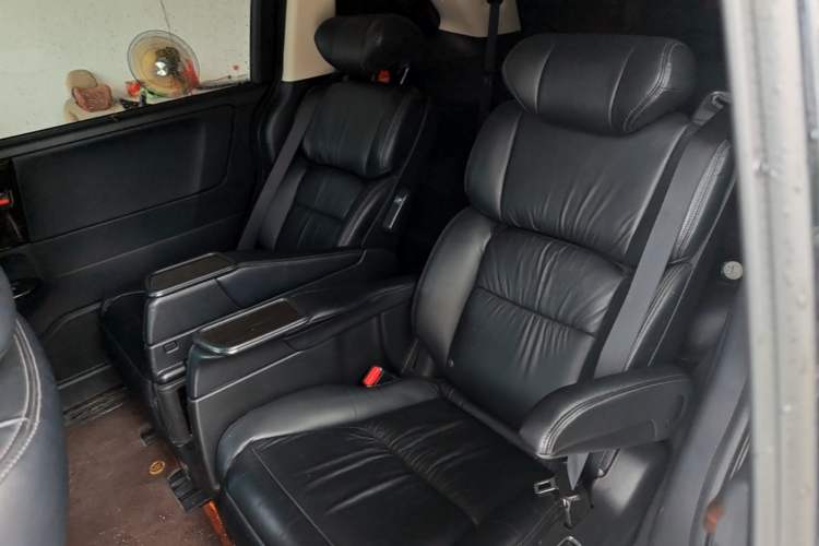 Used Honda Odyssey 2019 2.0L Rui·Zhi Zhen Edition Left Rear Seat