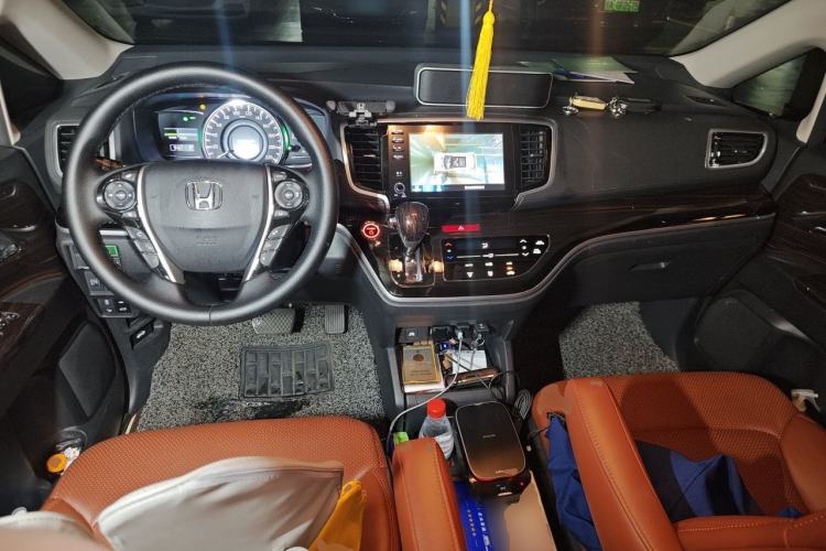 Used Honda Odyssey 2019 2.0L Rui-Changxiang Edition Center Console