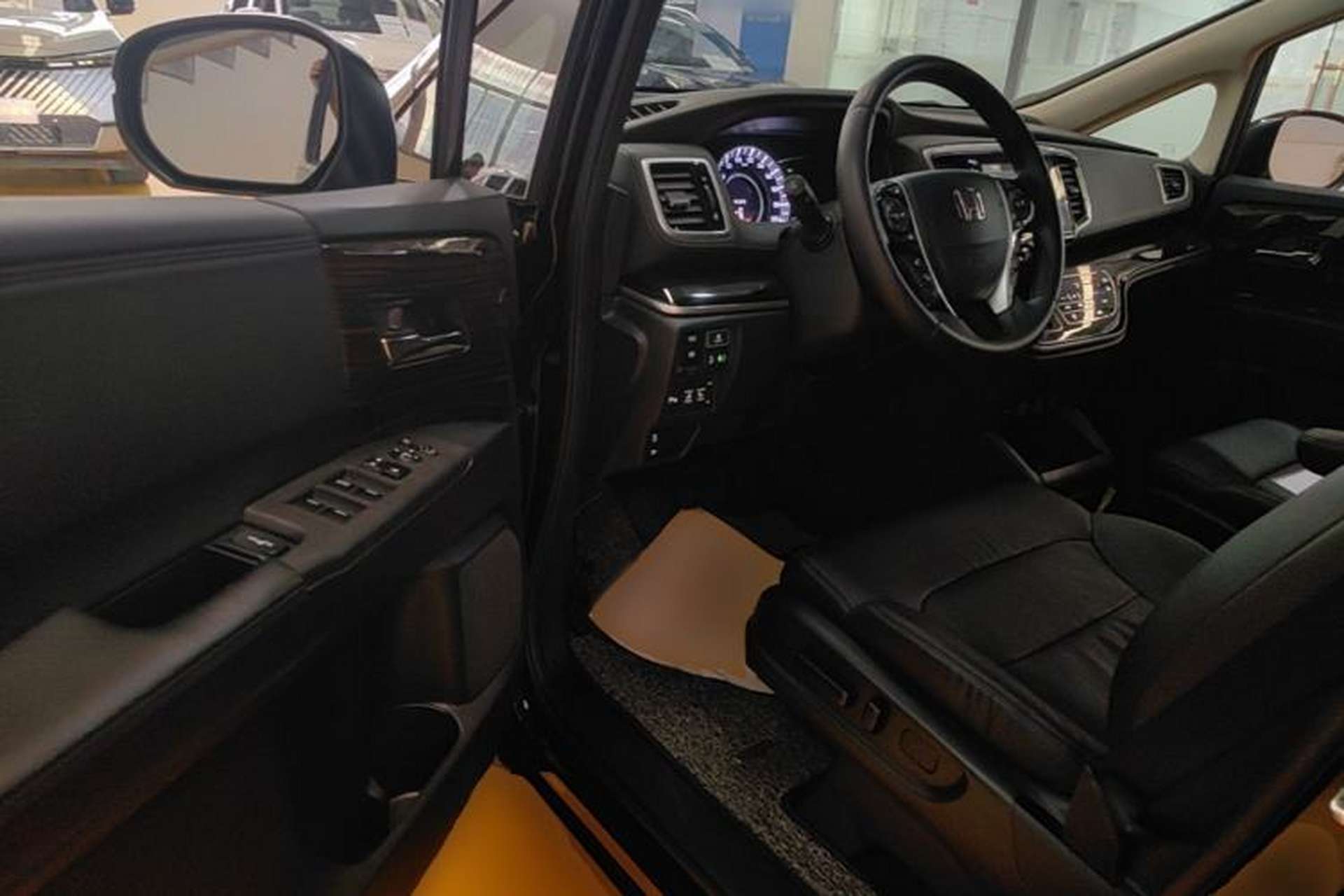 Used Honda Odyssey 2019 2.0L Rui-Zunxiang Edition Driver Seat