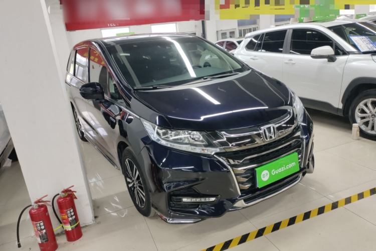 Used Honda Odyssey 2019 2.0L Rui-Zunxiang Edition Front Right 45 Deg