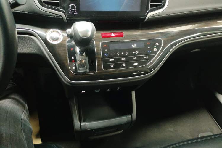 Used Honda Odyssey 2019 2.0L Rui-Zunxiang Edition Gear Lever
