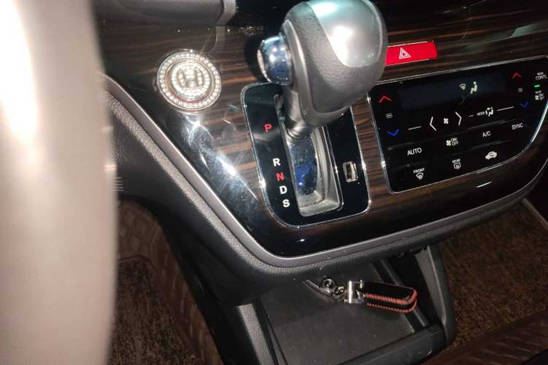 Used Honda Odyssey 2019 2.0L Rui-Zunxiang Edition Gear Lever