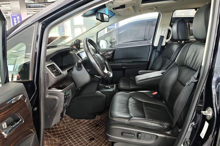 Used Honda Odyssey 2019 2.0L Rui·Zhi Zhen Edition Interior 3