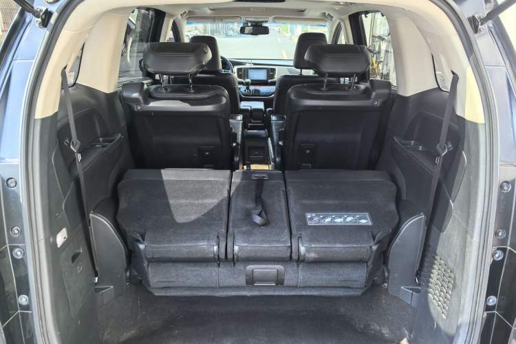 Used Honda Odyssey 2019 2.0L Rui·Zhi Zhen Edition Interior 4