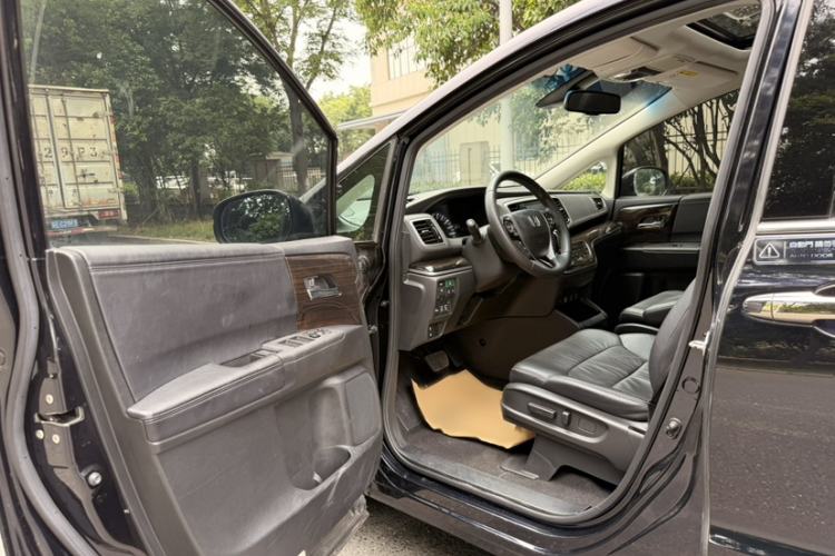 Used Honda Odyssey 2019 2.0L Rui·Zhi Zhen Edition Interior 7
