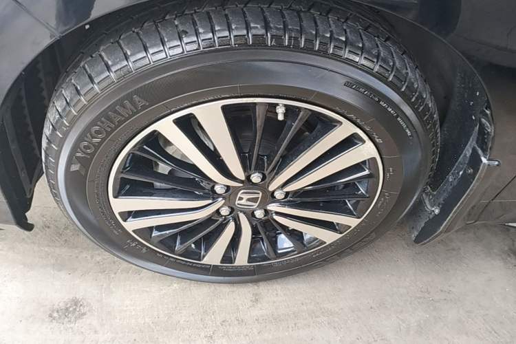 Used Honda Odyssey 2019 2.0L Rui·Zhi Zhen Edition Left Front Wheel Hub