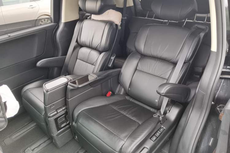 Used Honda Odyssey 2019 2.0L Rui·Zhi Zhen Edition Left Rear Seat