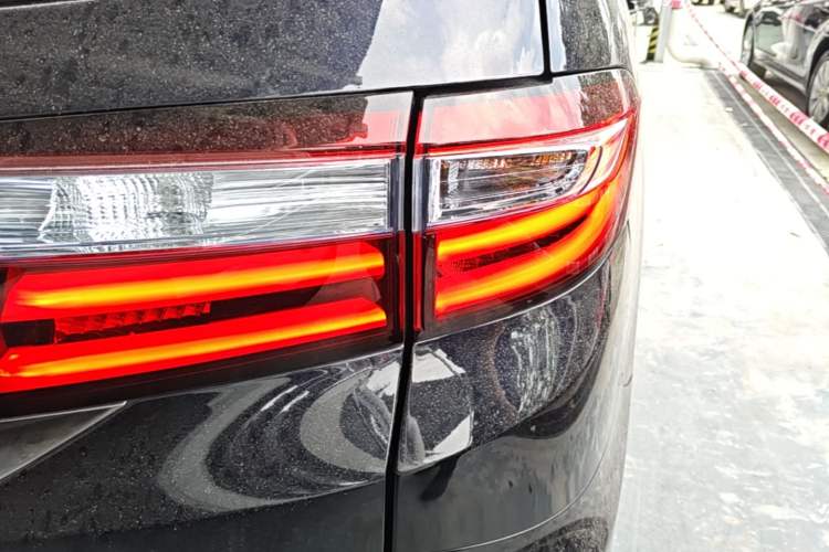 Used Honda Odyssey 2019 2.0L Rui·Zhi Zhen Edition Right Rear Taillight