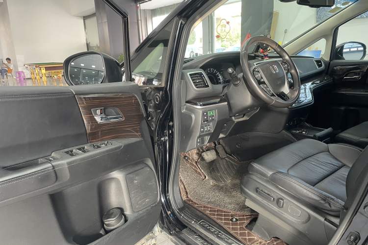 Used Honda Odyssey 2019 2.0L Rui·Zhi Zhen Edition Interior 2